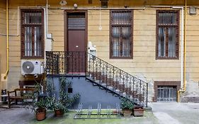 Kandallo Apartment